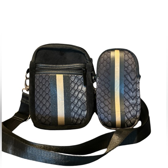 NWT-Haute Shore Casey cellphone bag & eyeglass -snake print-neoprene & velvet - Picture 2 of 4